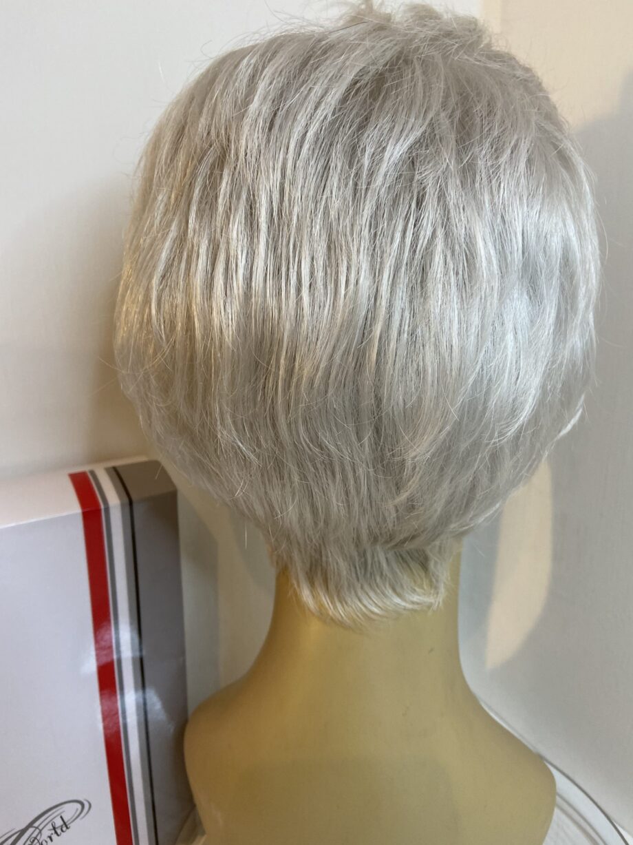 Hair world silver short wig. Bwsw291
