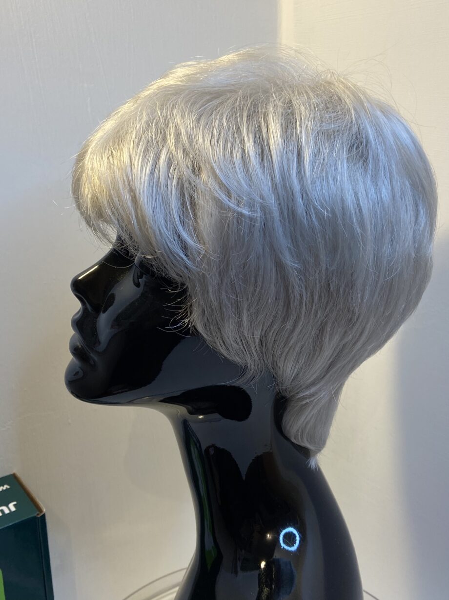 Boxed silver mix wig. Bgss299
