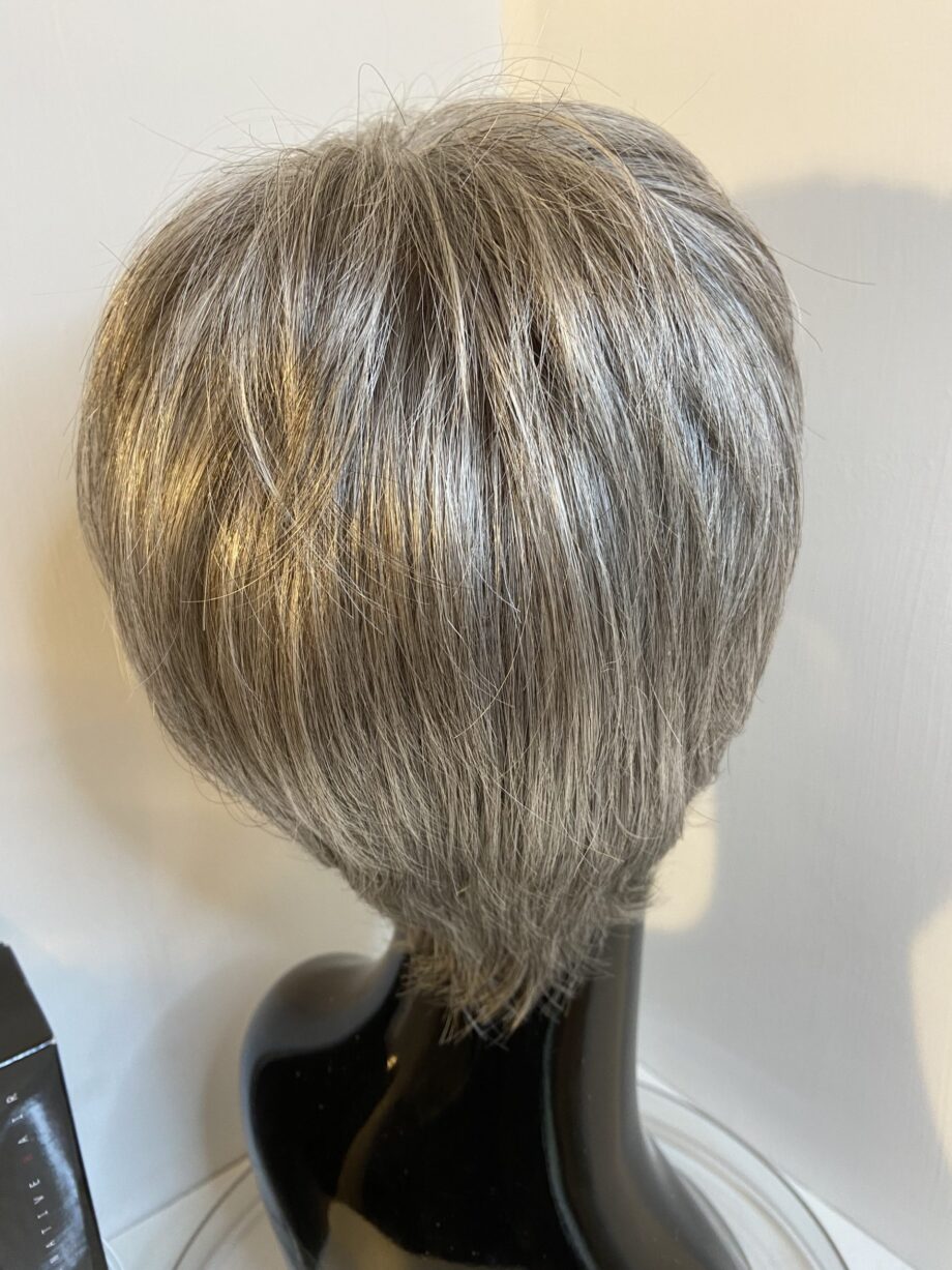 Silver stone short designer wig. Bgss292
