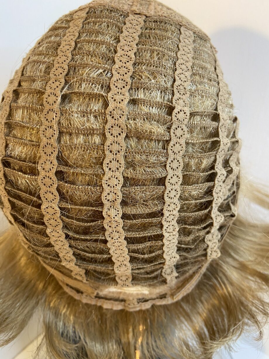 Mid length blonde wig. Blms599