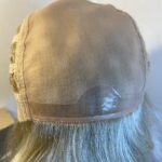 Creamy Beautiful blonde mid length new wig. Bblms294