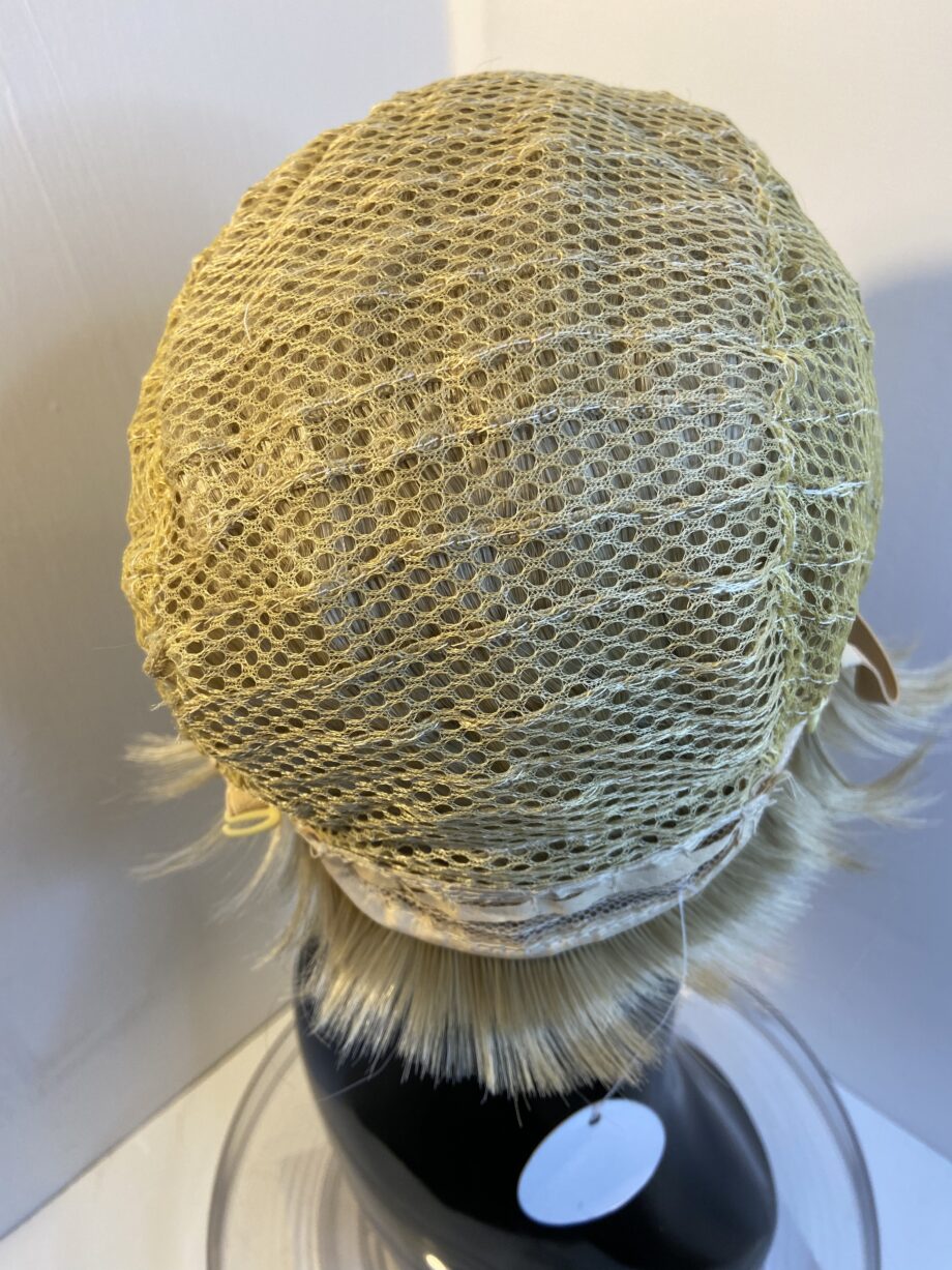 Short blonde new wig. Tag on. Blss465