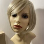 Creamy Beautiful blonde mid length new wig. Bblms294