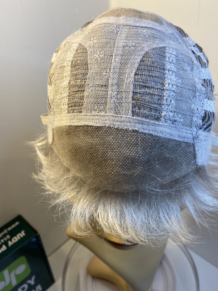 Silver mix Judy plum wig. Bgss298