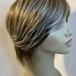 Highlighted brown shiny wig. Blss460