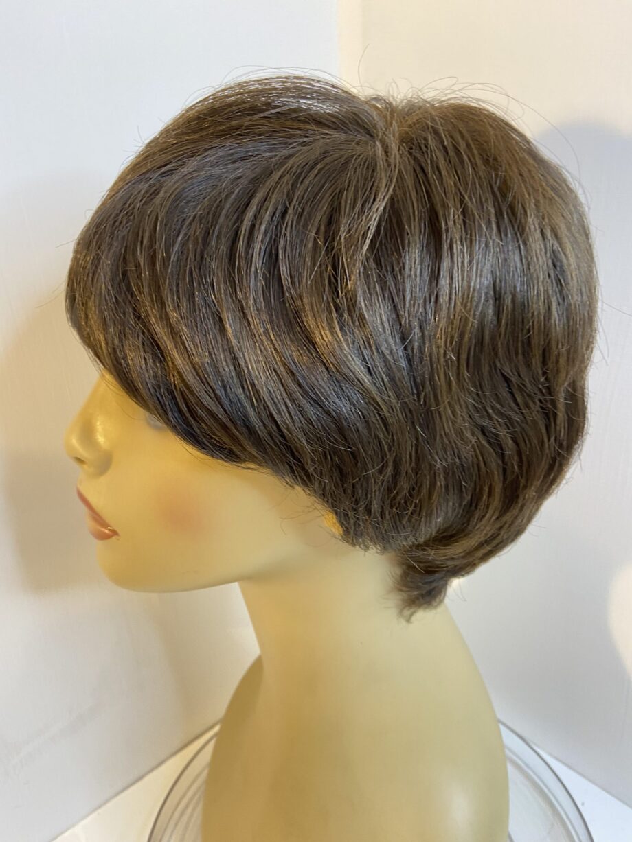 Dark brown short wig. Brss51