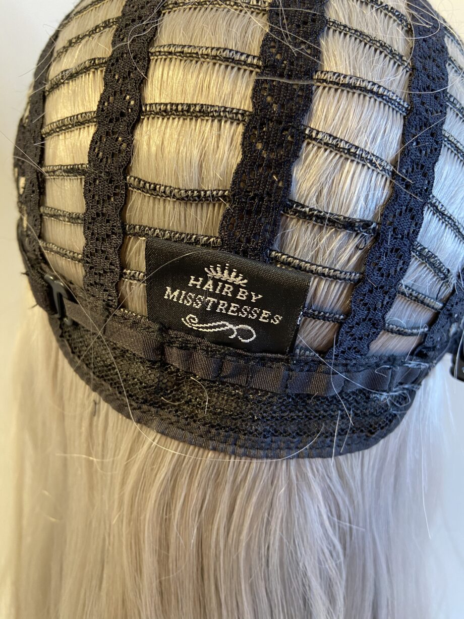 Rooted silver grey long wig. Gls756