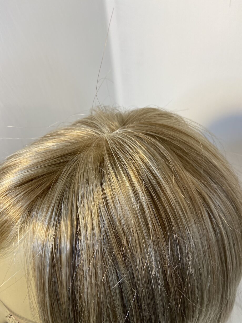 As new beautiful toni & guy blonde wig  blms766