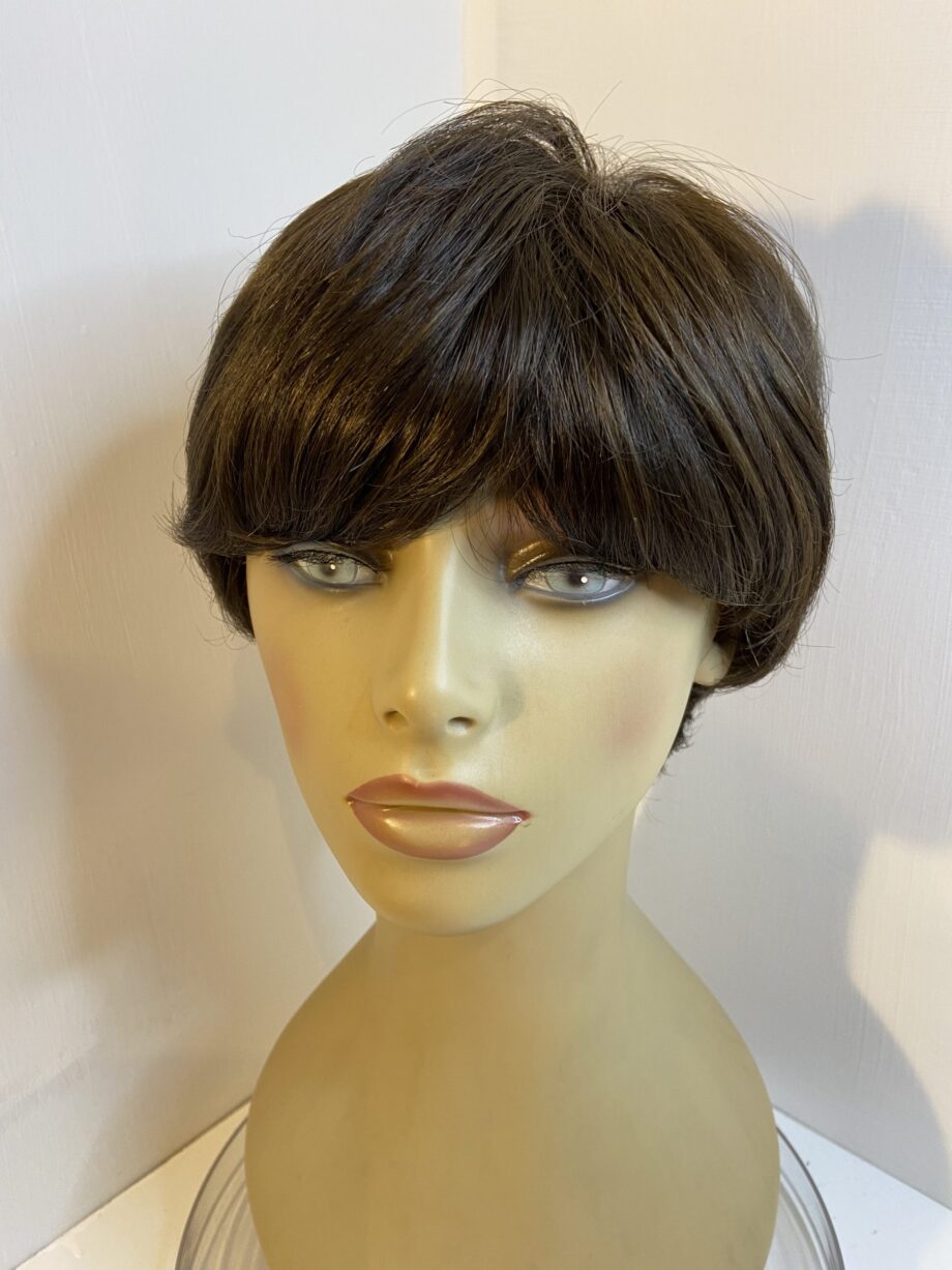 Dark brown short wig. Brss51