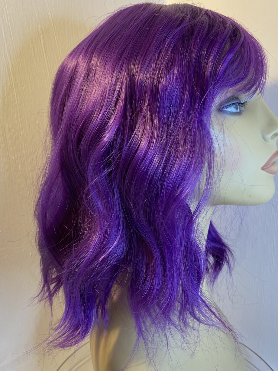 Gorgeous purple new wig. Pumw754