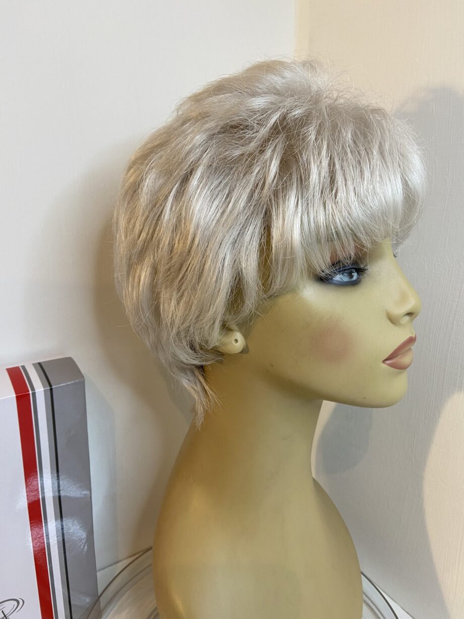 Hair world silver short wig. Bwsw291