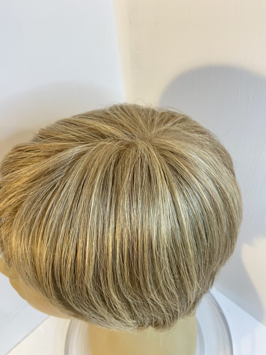 Blonde short lotus collection wig. Blss587