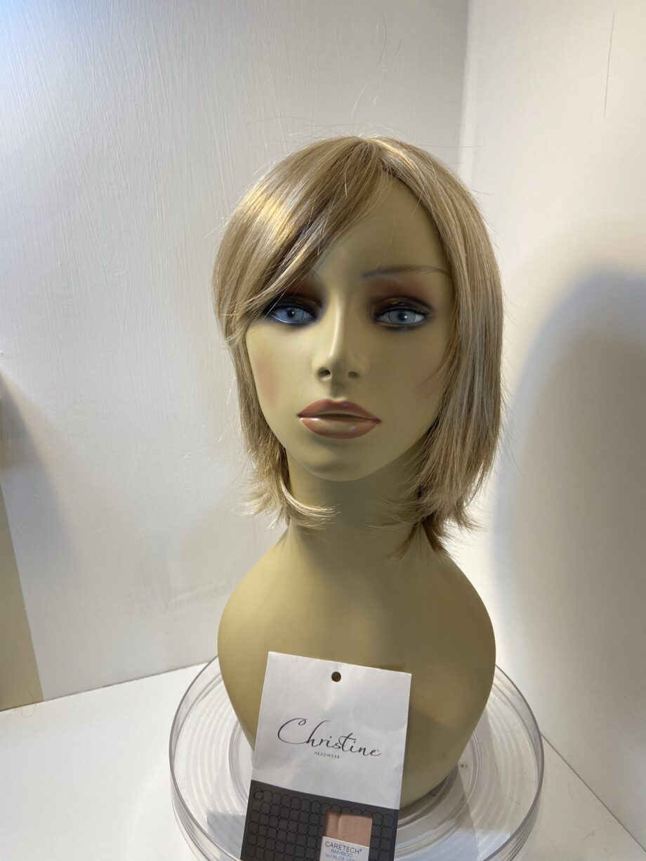 As new beautiful toni & guy blonde wig  blms766