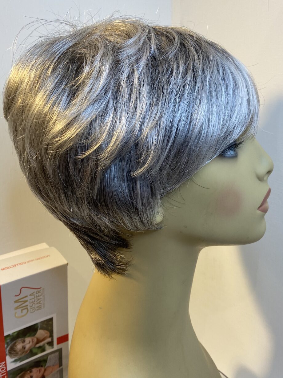 Light salt and pepper grey wig. Bgss221