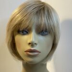 Rooted blonde mid length wig. Blms8027