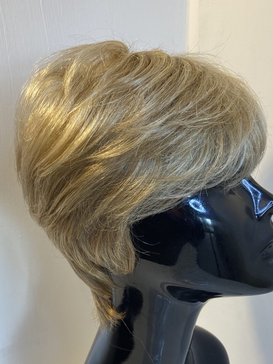 Beautiful blonde natural image collection wig. Blss796