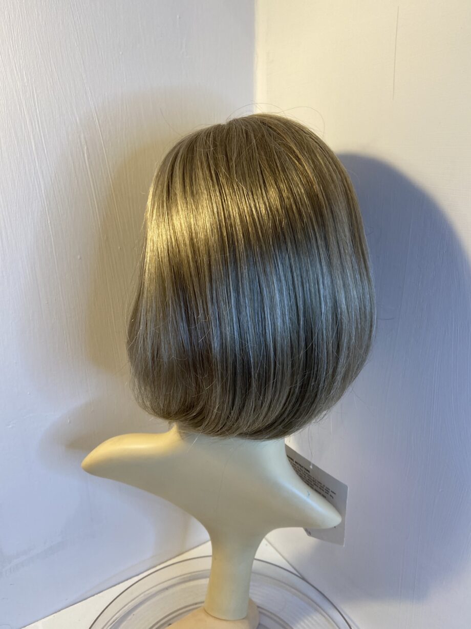 New blonde natural image wig. Nnblmw38