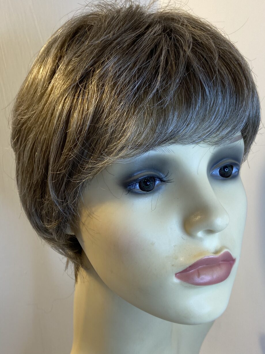 New short brown wig. Brsw58