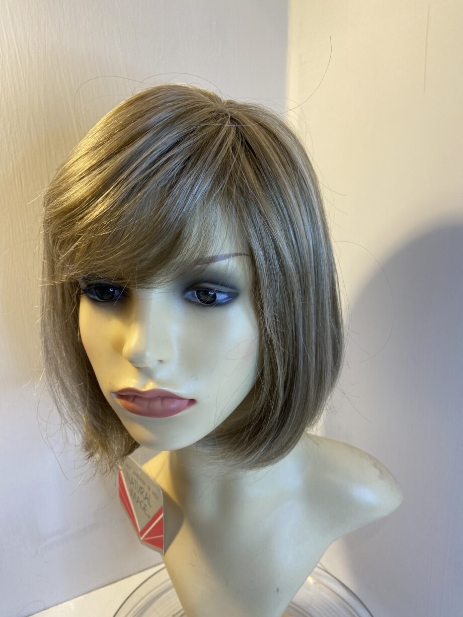 New blonde natural image wig. Nnblmw38
