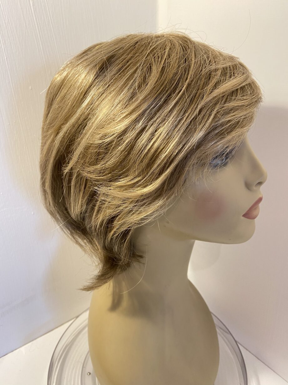 New light brown wig. Nnbrms163