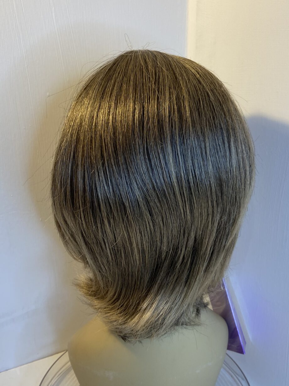 Delightful brown new wig. Nbrms164