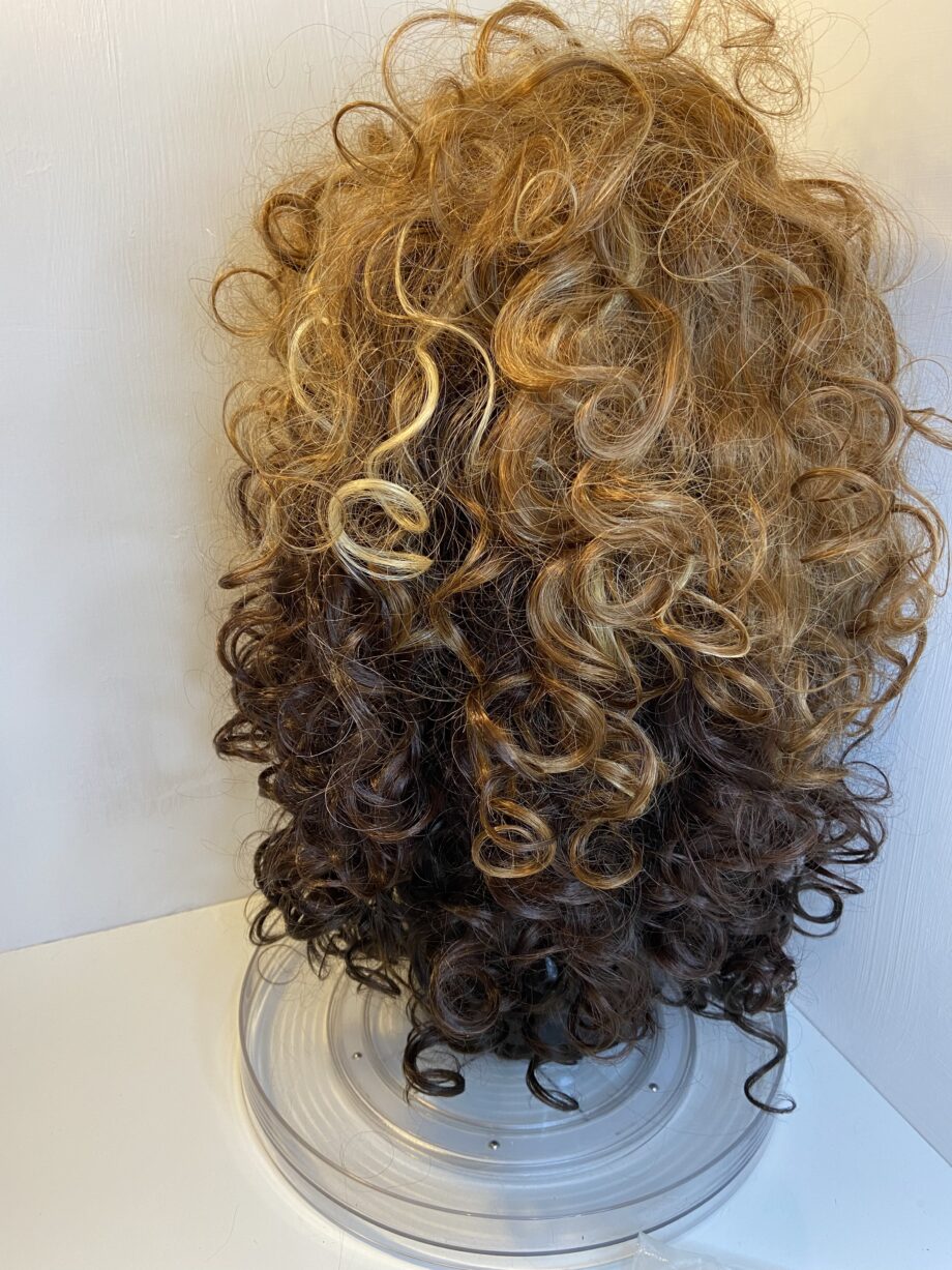 New curly long wig. Nnbrlc155