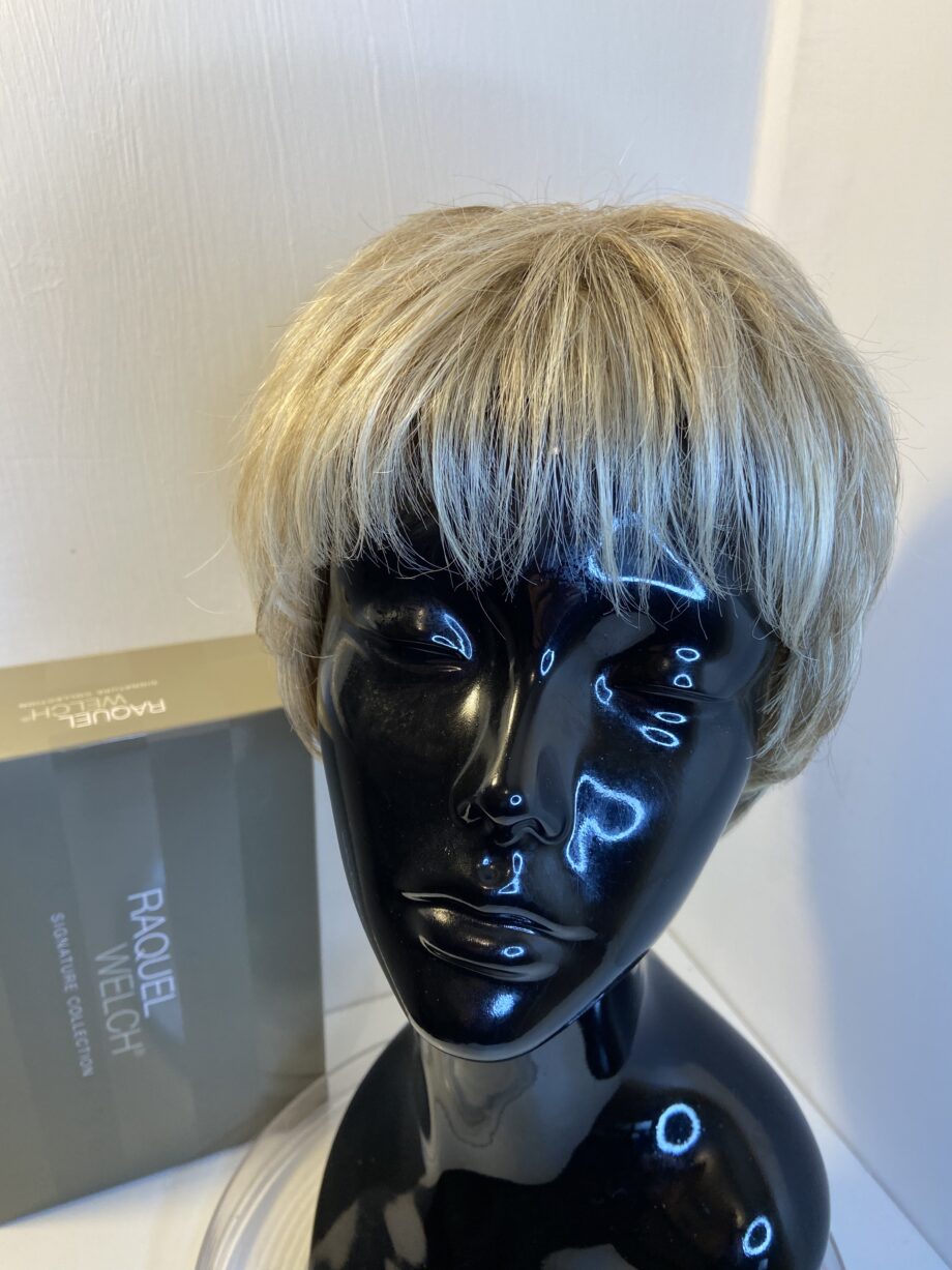 Raquel Welch blonde boxed wig. Bblss307