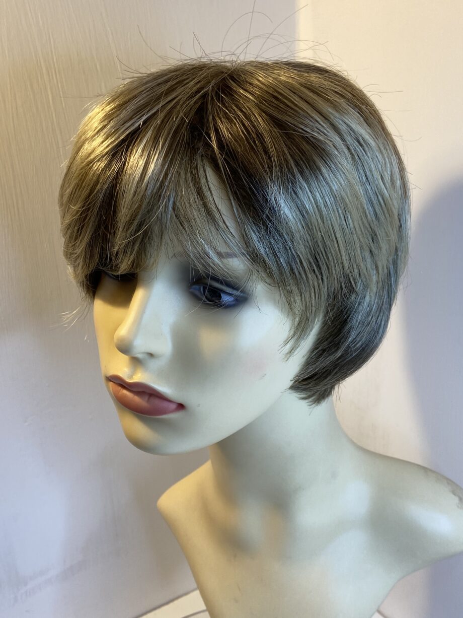 Rene of Paris blonde short wig. Blss55