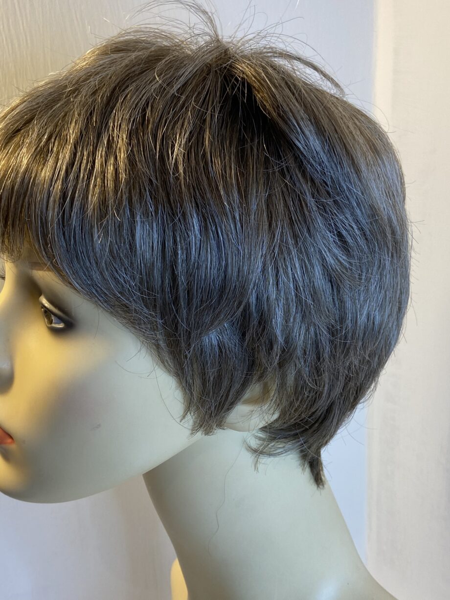New short brown wig. Brsw58