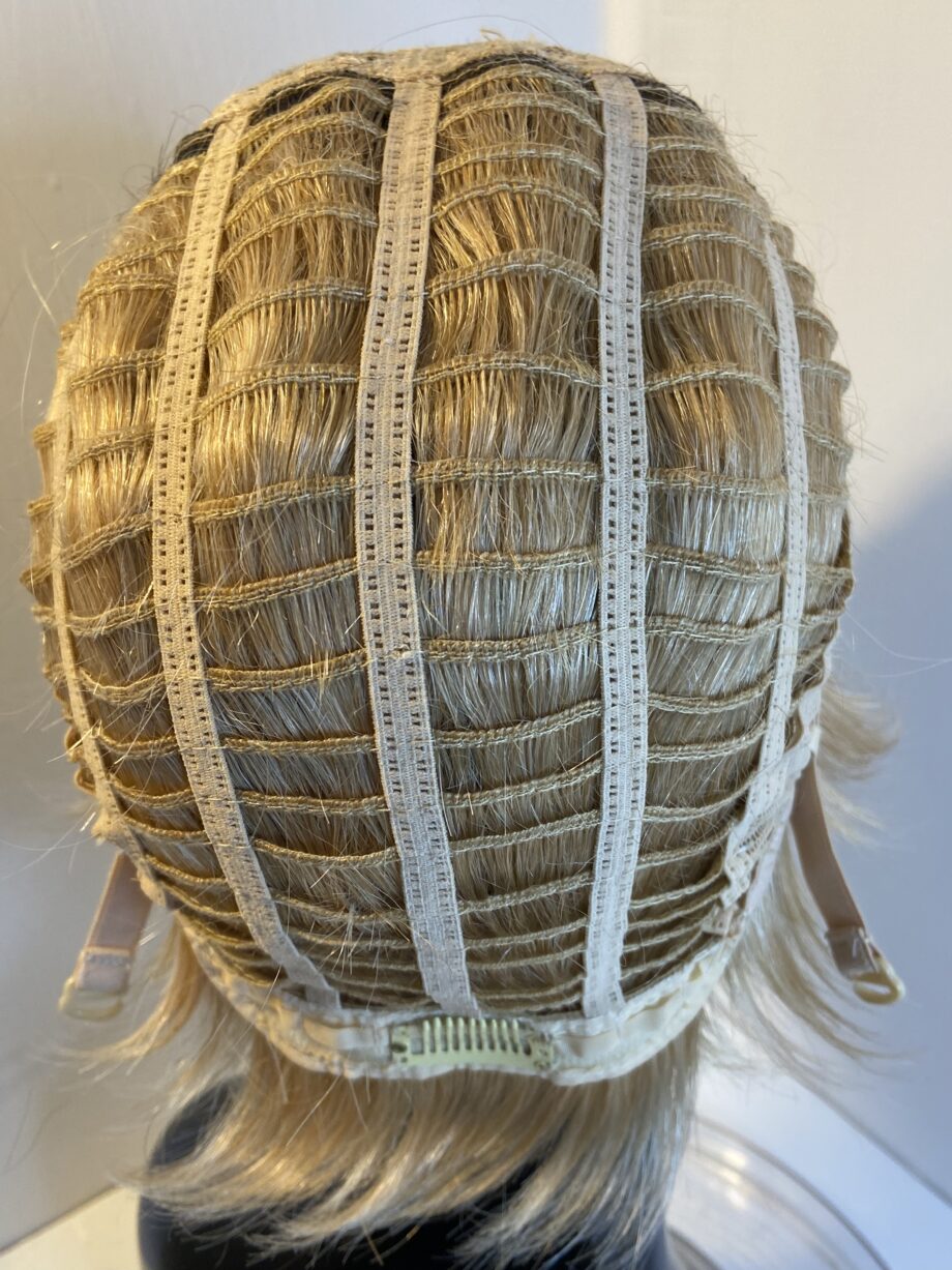 Rooted short blonde wig. Blss62