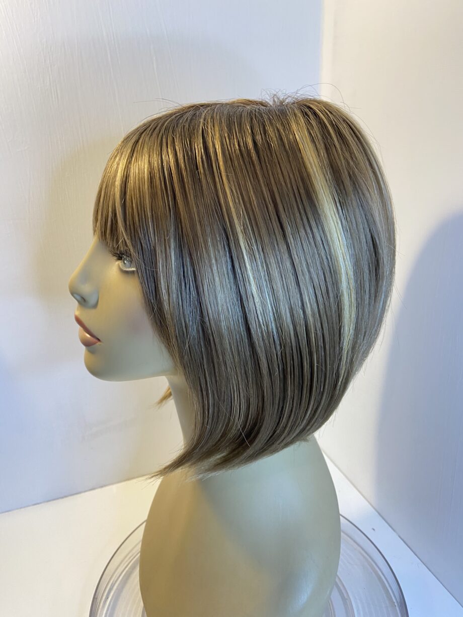 Rooted highlighted brown designer wig. Brls466