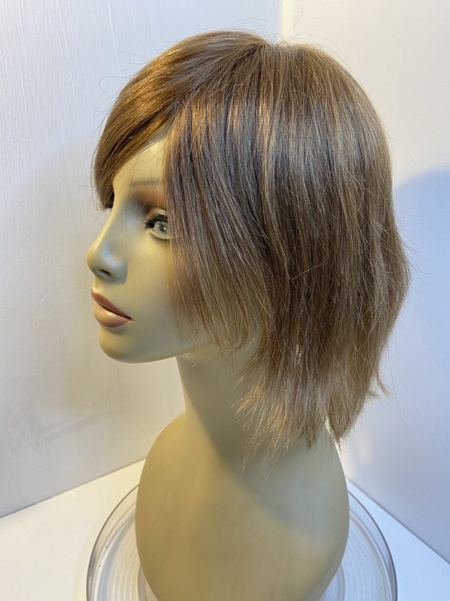 Topper brown mid length. Brms83