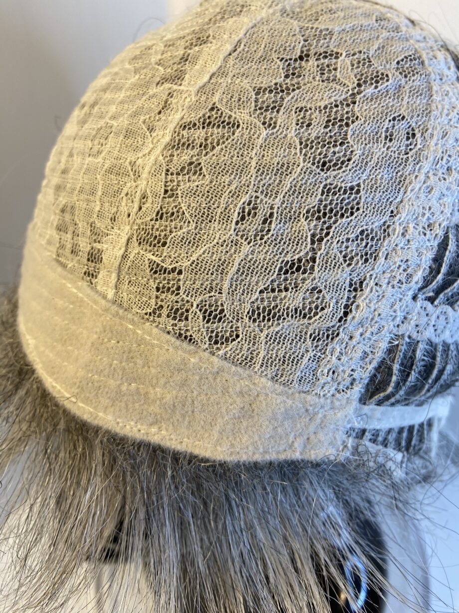 Silver grey short wig. Gss41