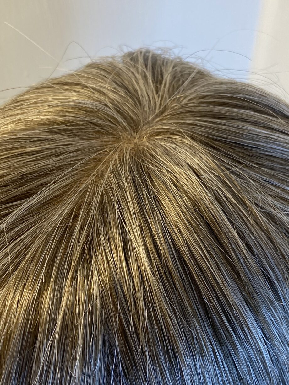 Warm grey short wig. Pplgss434