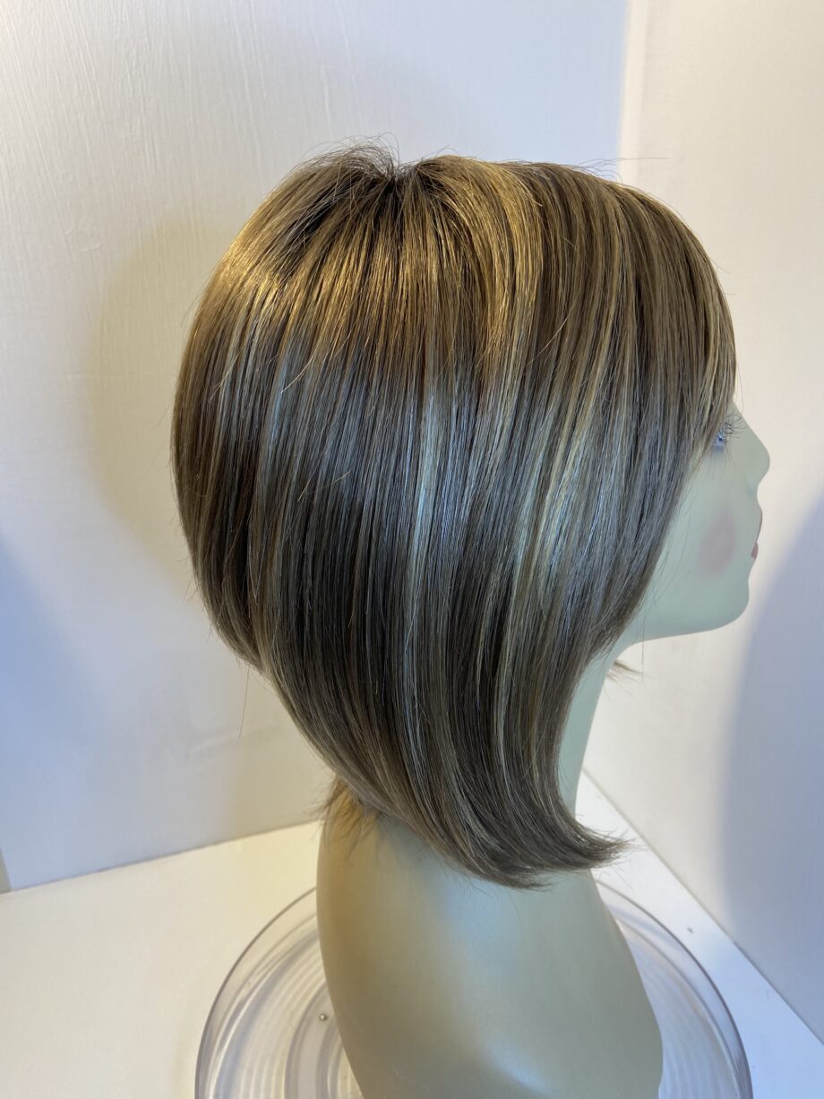 Rooted highlighted brown designer wig. Brls466