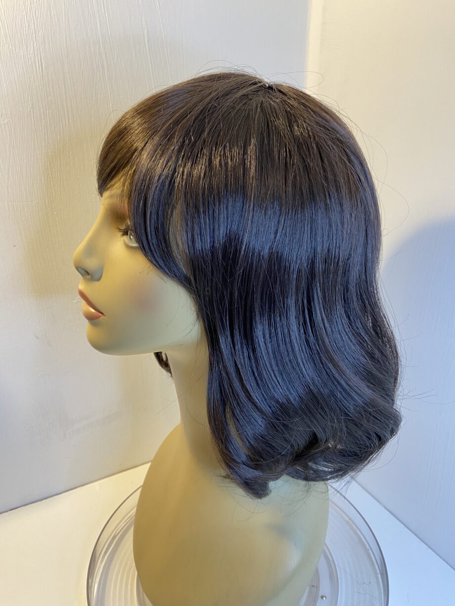Sleek long dark brown wig. Newbrmw65