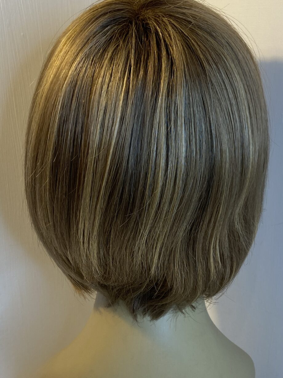 Noriko designer brown wig. Brms201