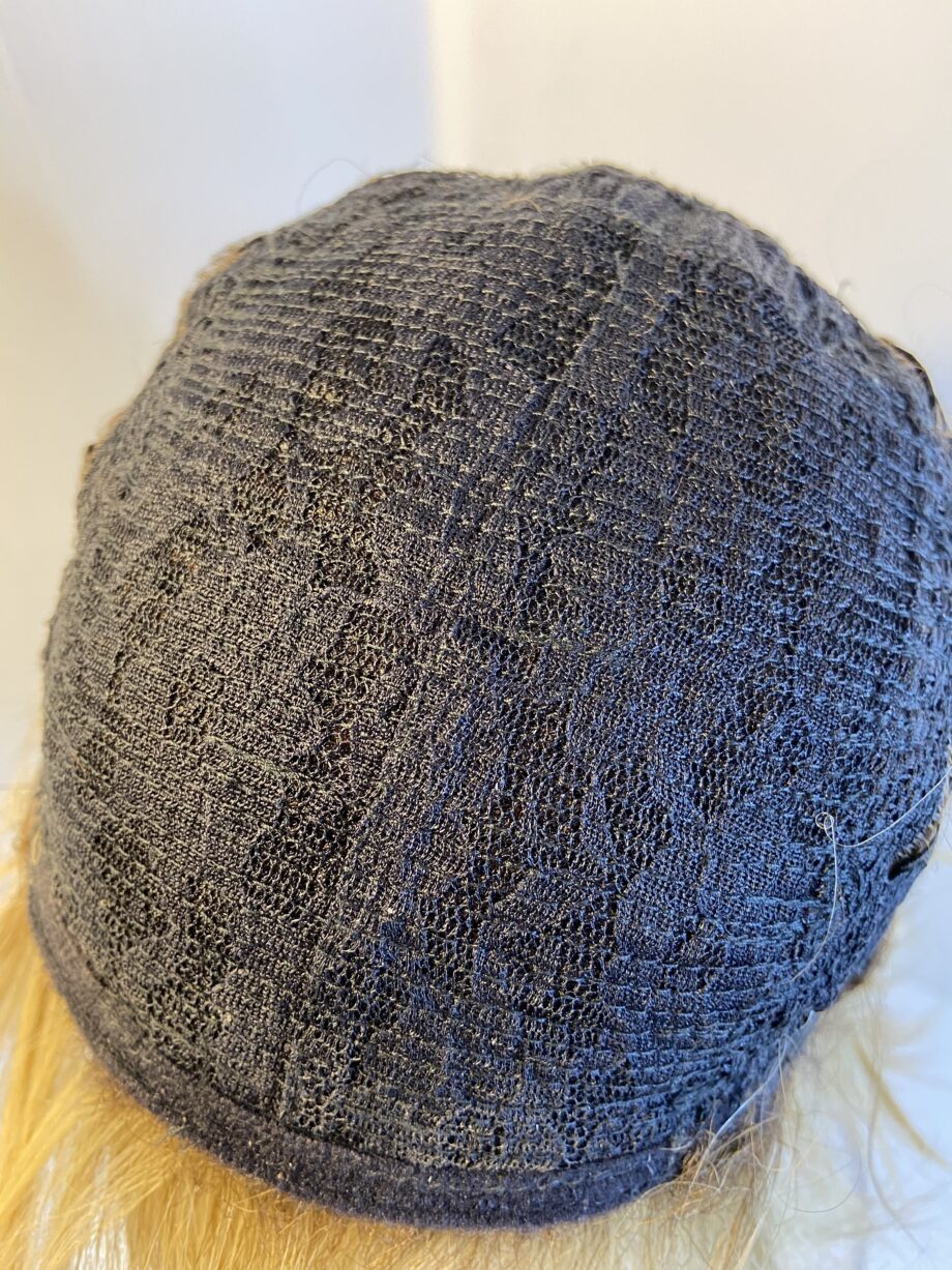 Rooted blonde wig. Blms5111