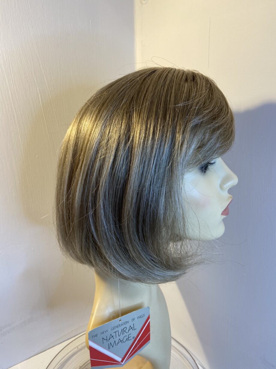 New blonde natural image wig. Nnblmw38