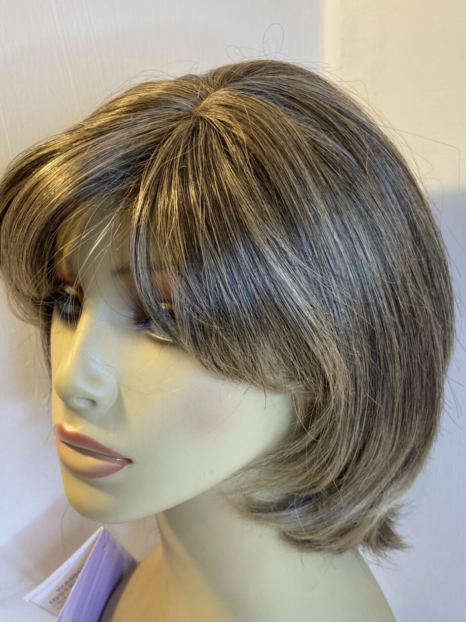 Delightful brown new wig. Nbrms164