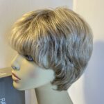 Raquel Welch blonde wig. Bblss306
