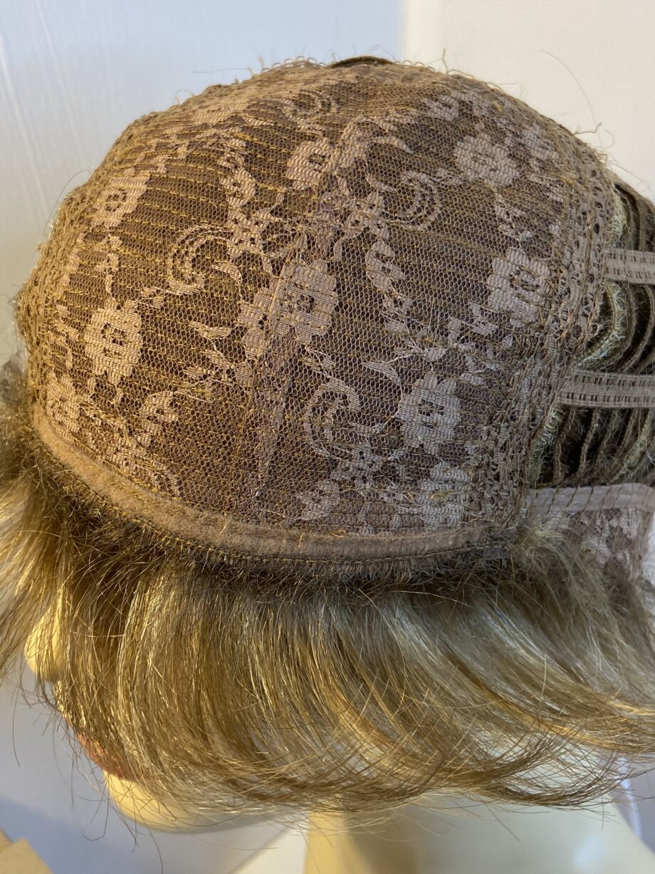New Rene of Paris blonde wig. Bblsw305