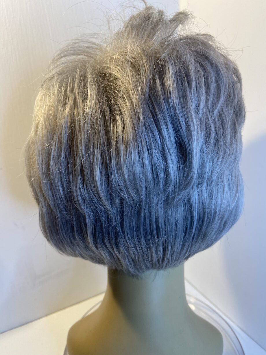 New silver grey short wig. Ngsw67