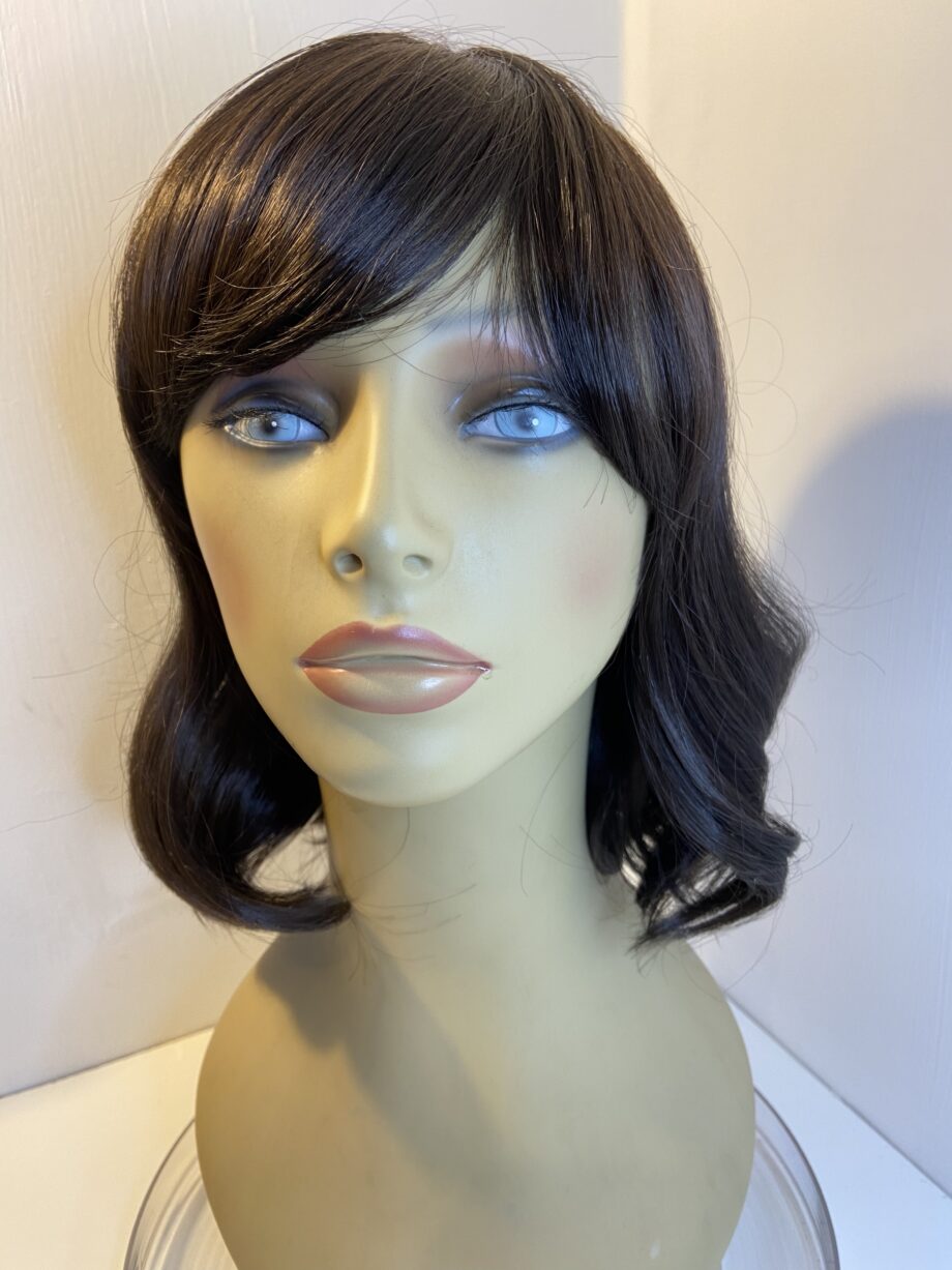 Sleek long dark brown wig. Newbrmw65