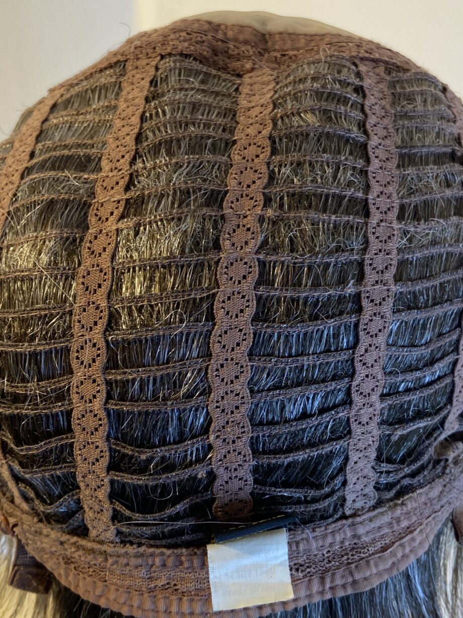 Warm grey short wig. Pplgss434