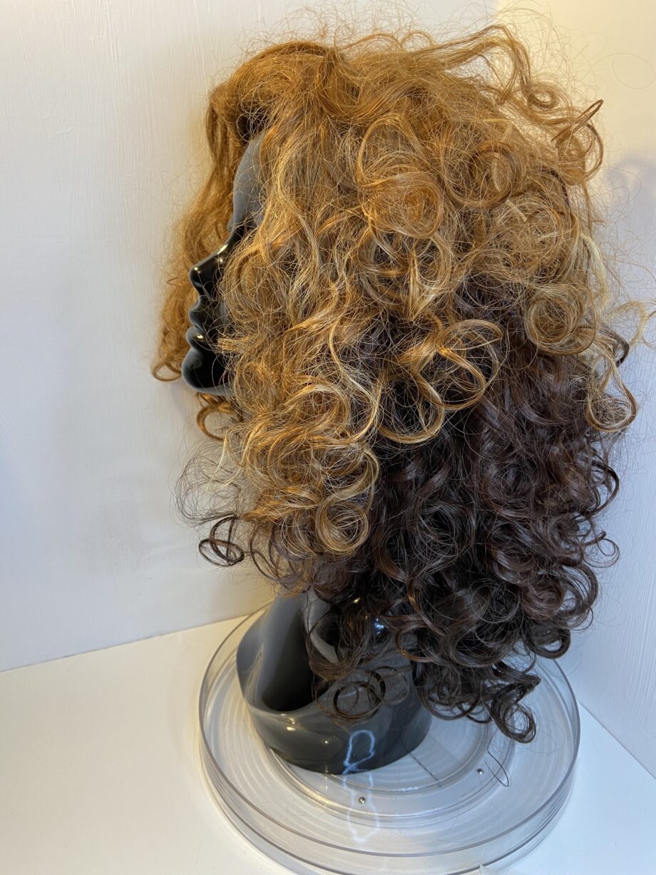 New curly long wig. Nnbrlc155