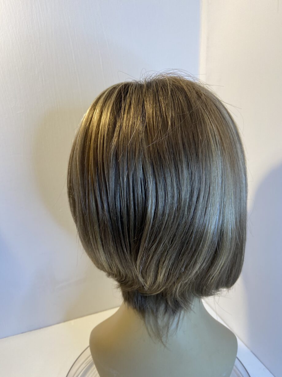 Rooted highlighted brown designer wig. Brls466