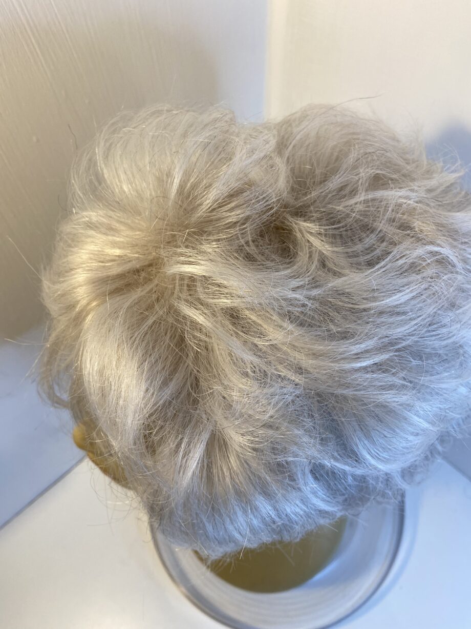 Grey full short wavy new wig. Gmw69
