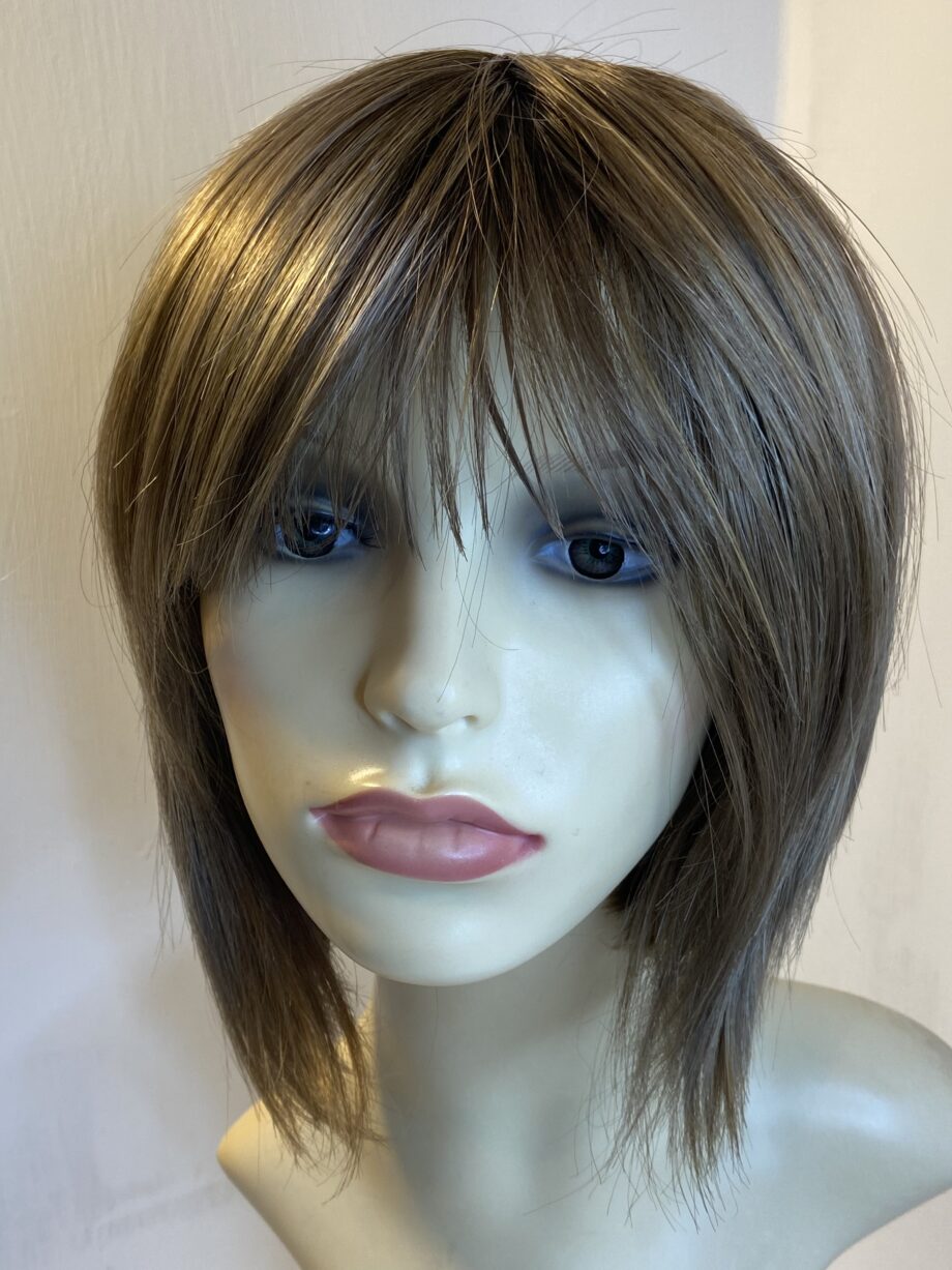 Noriko designer brown wig. Brms476