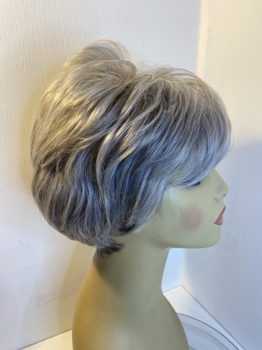 New silver grey short wig. Ngsw67